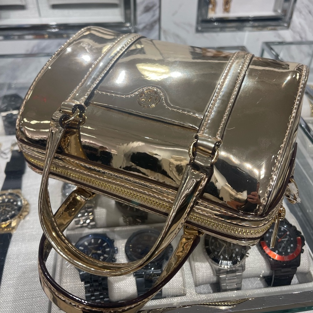 MICHAEL KORS Jet Set Small Metallic Convertible Crossbody Duffle Xbody
Pale Gold - Picture 10 of 16
